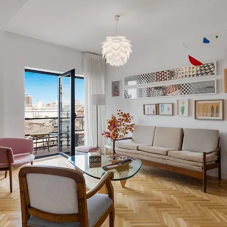 Soho 2 Bedrooms Next To The *