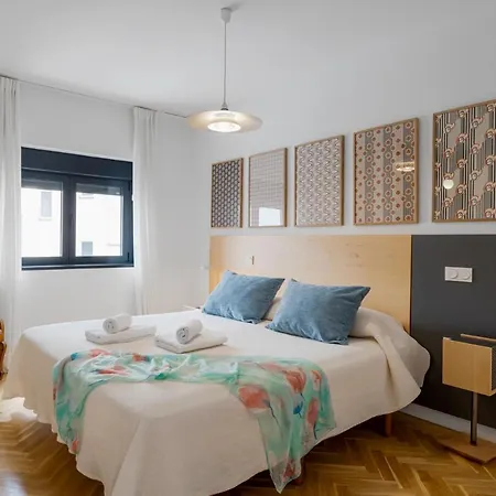 Soho 2 Bedrooms Next To The